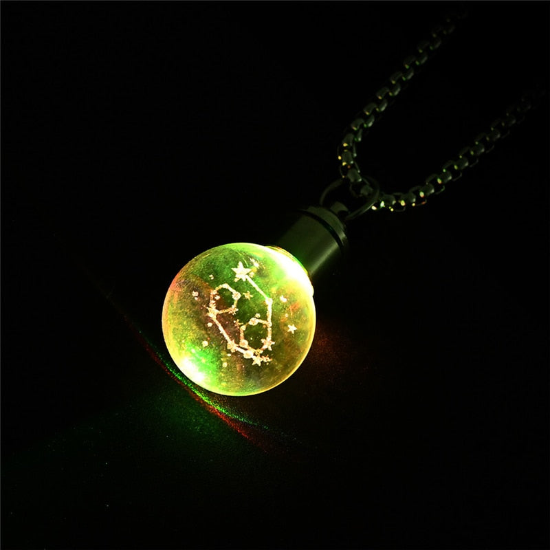 Collares con colgante de bombilla de constelaciones luminosas que brillan intensamente